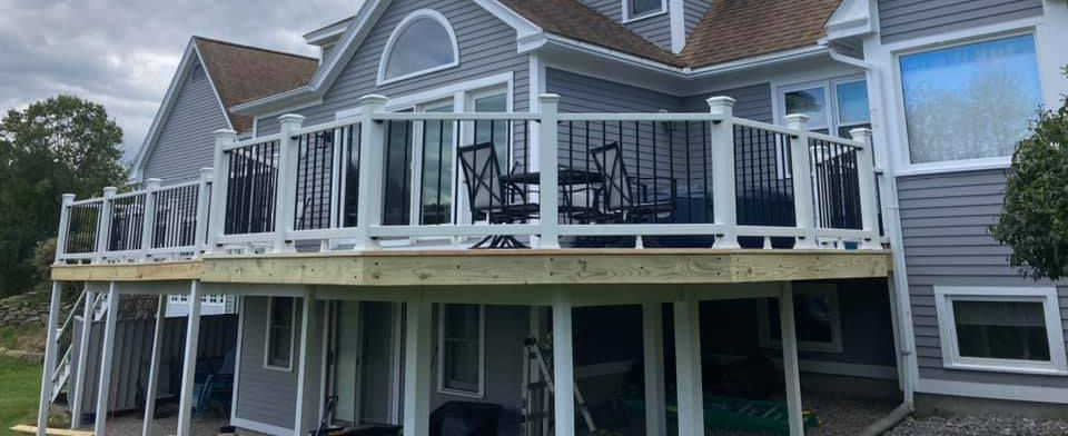 4 Daughters Deck & Landscape photo